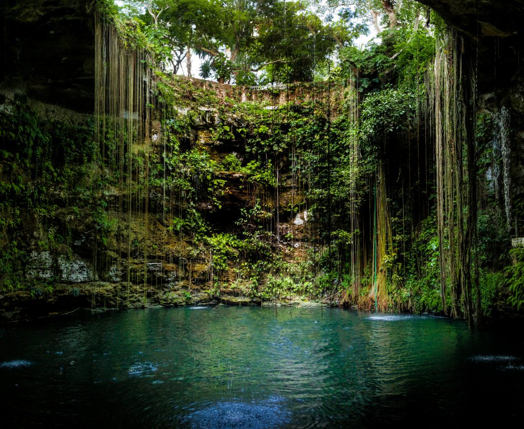 Cenote Ik Kil Yucatan, Mexico