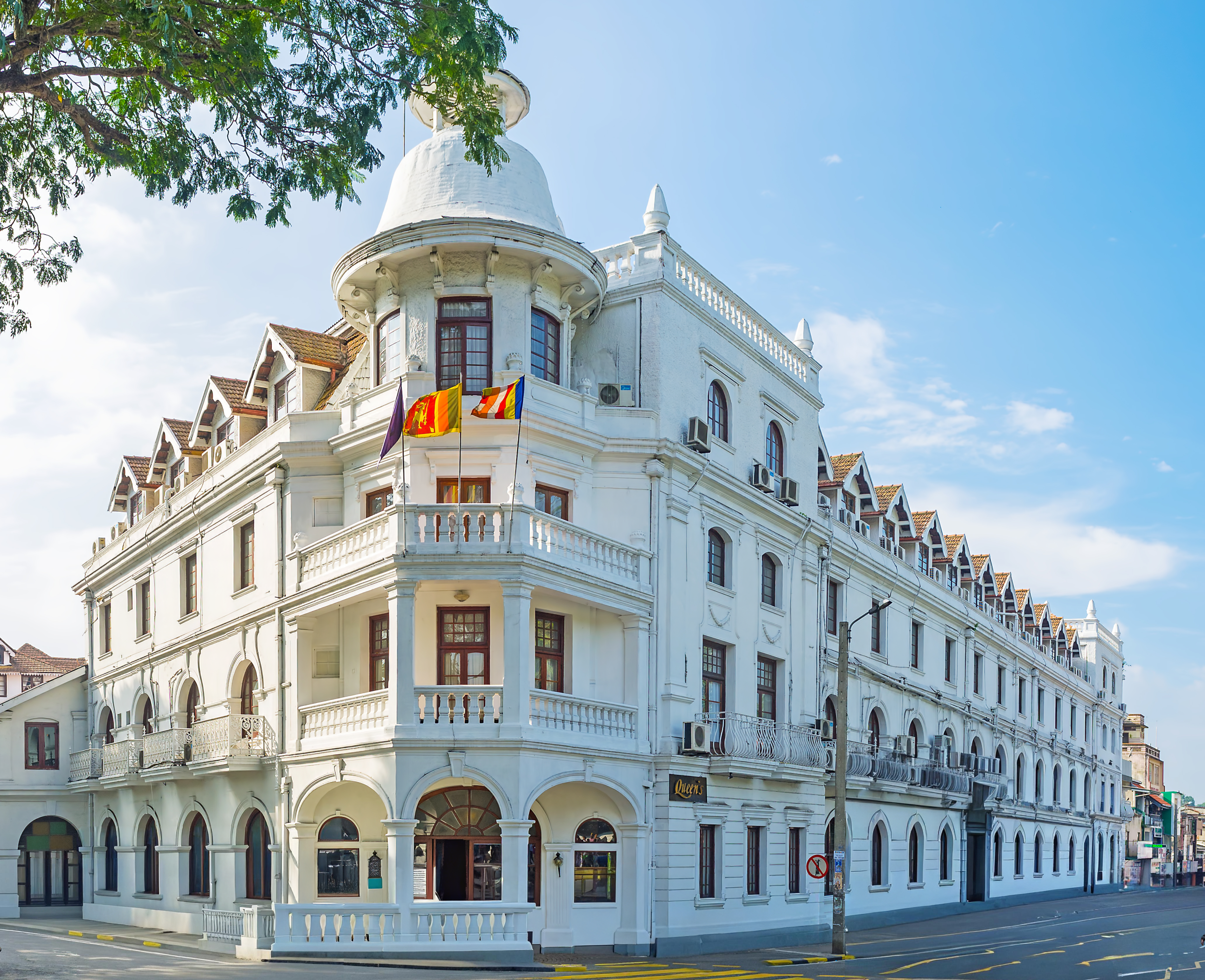 where to stay in sri lanka
